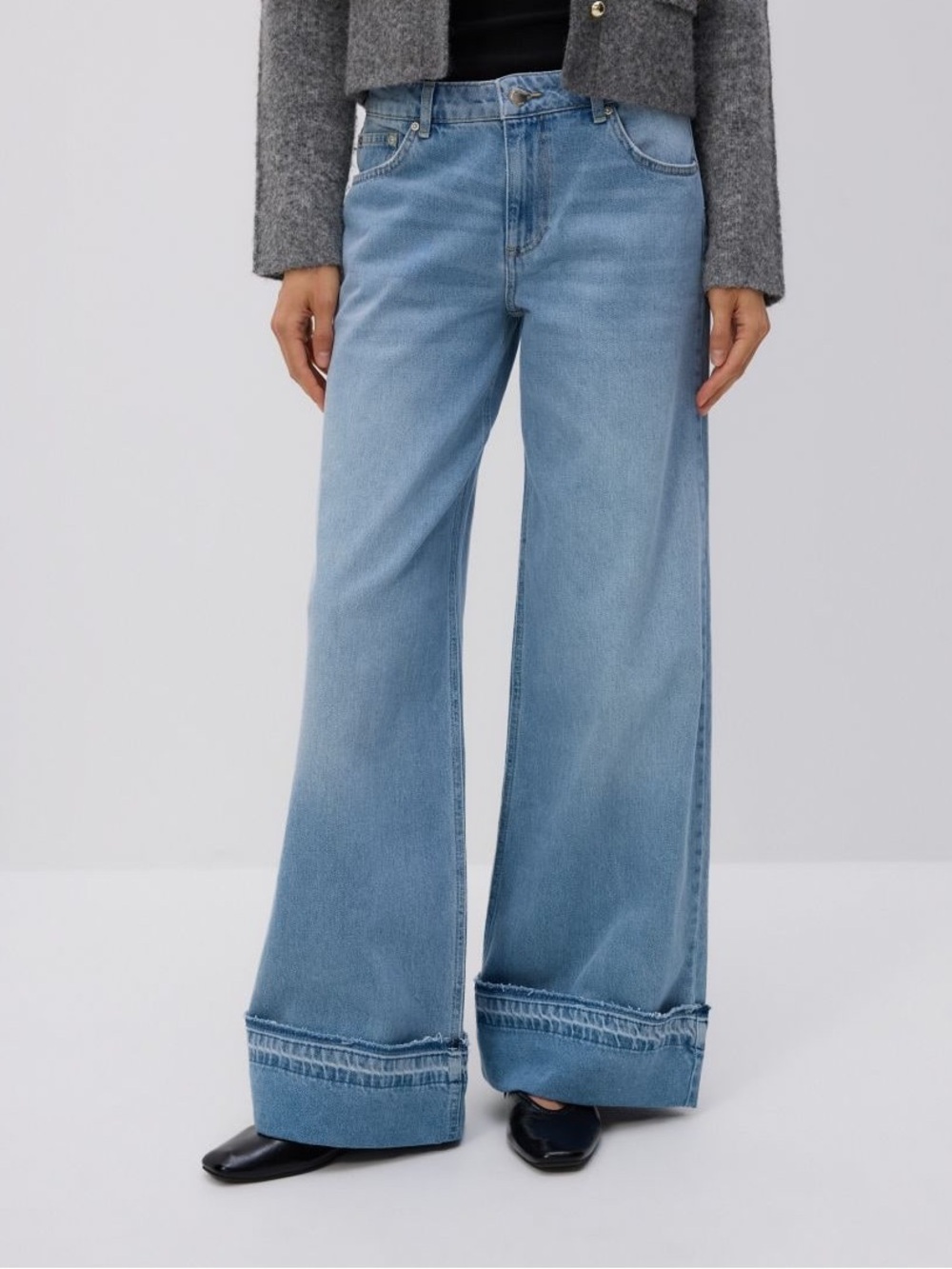 Reserved Wide‑Leg Jeans with Rolled‑Up Hem